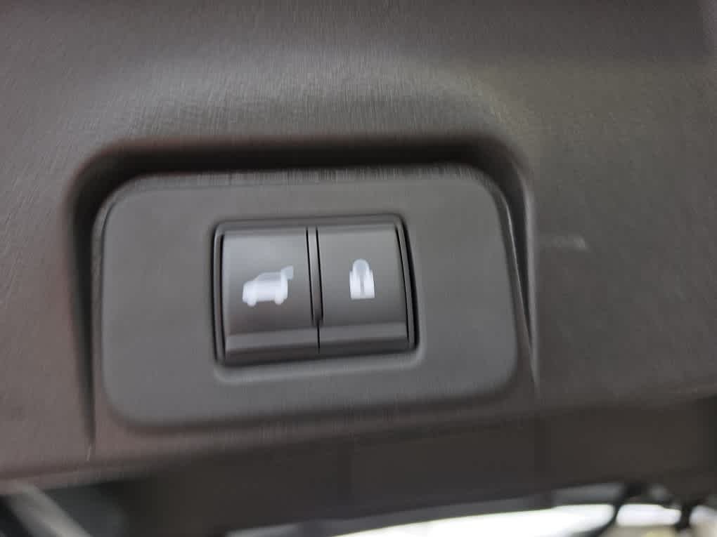 Certified Used 2023 Pearl White Tricoat Nissan SL image 21