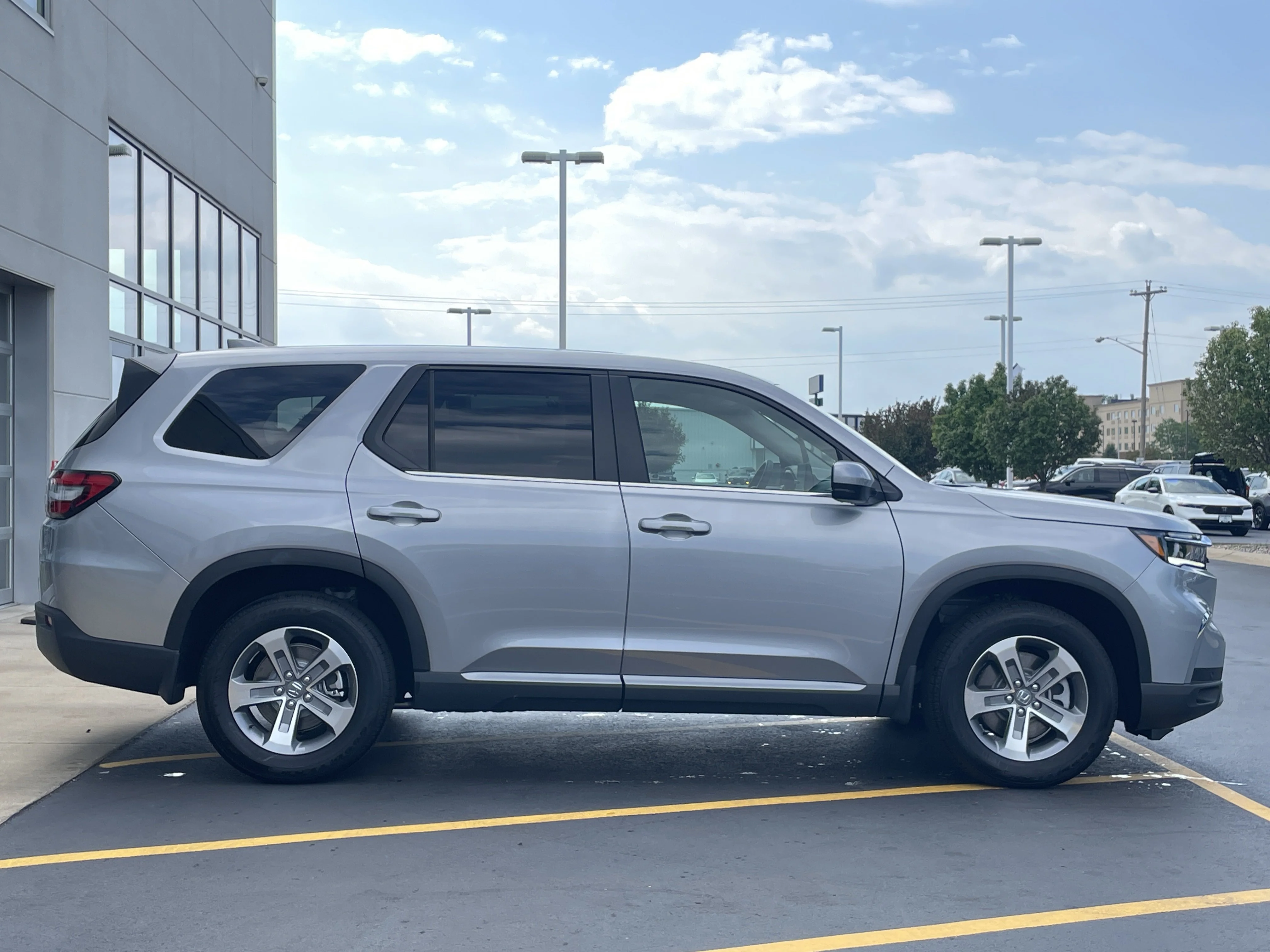 2025 Honda Pilot EX-L - Photo 36