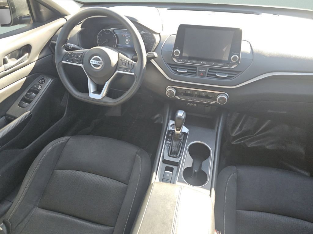 Used 2022 Gun Metallic Nissan 2.5 SV image 27