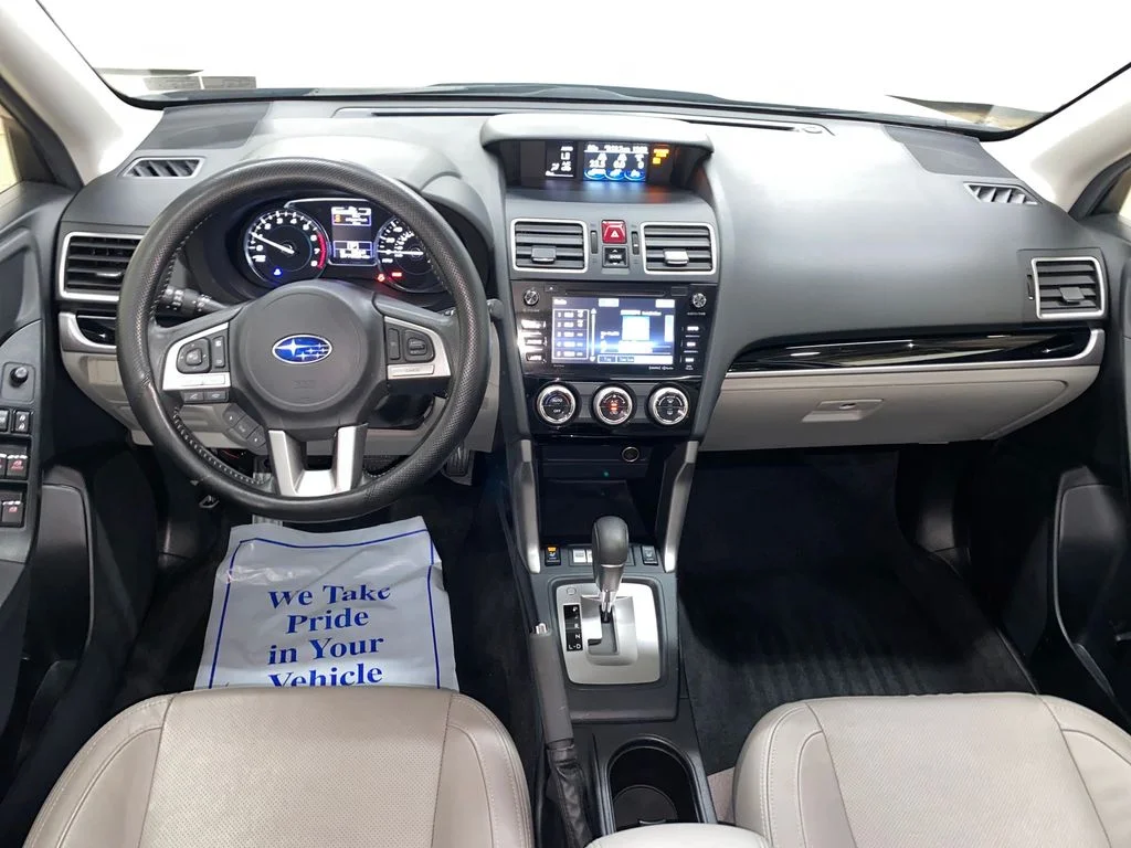 Used 2018 Silver Subaru 2.5i Limited image 24