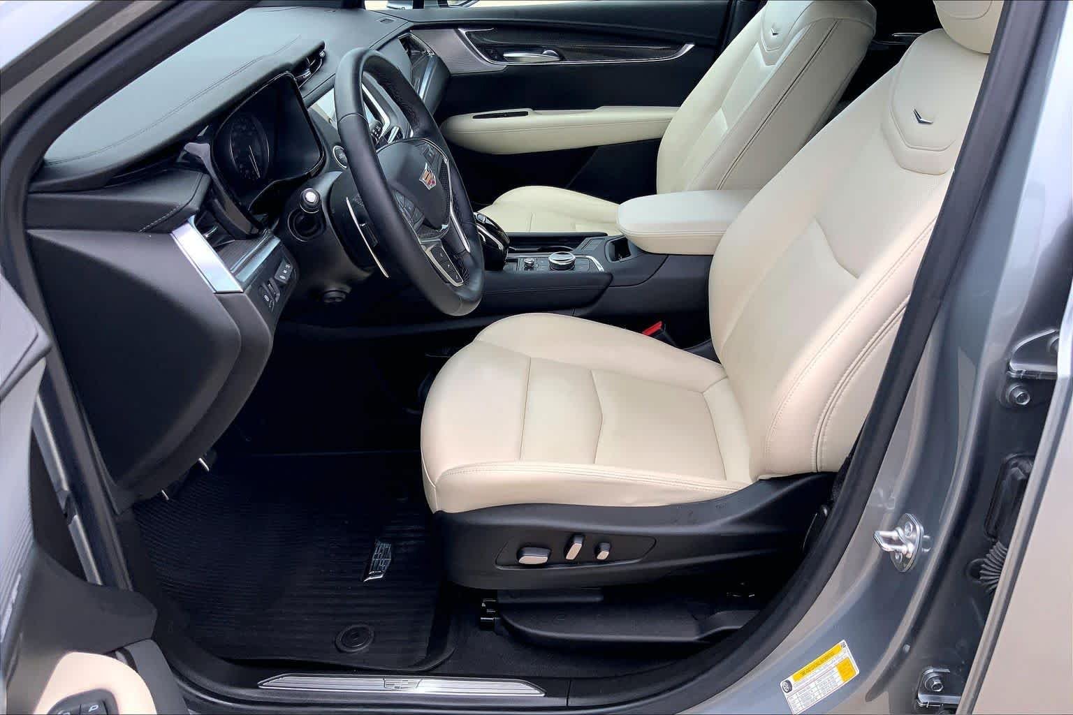Pre-Owned 2024 Cadillac XT5 AWD Sport