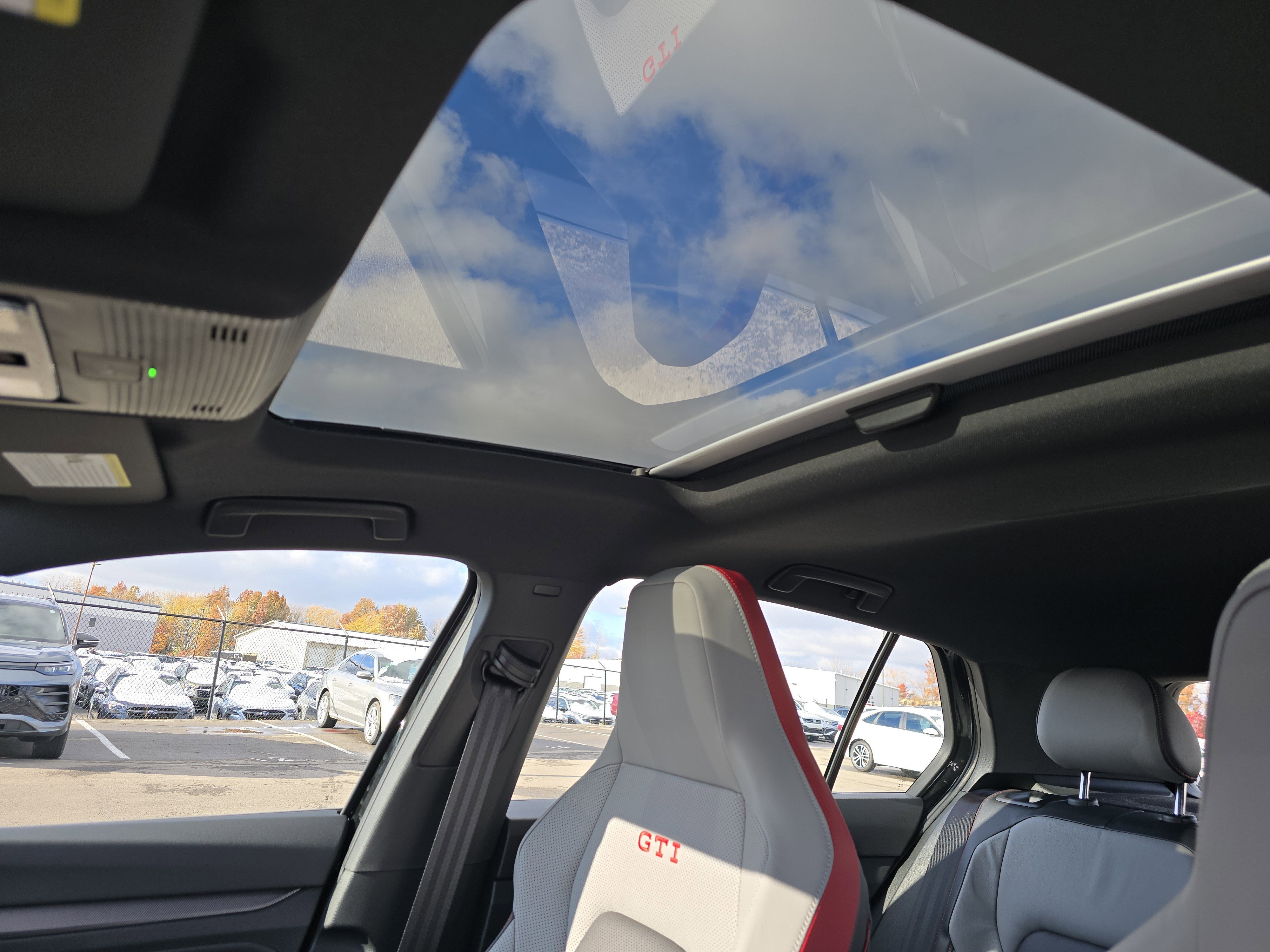 2026 Volkswagen Golf GTI SE - Photo 9