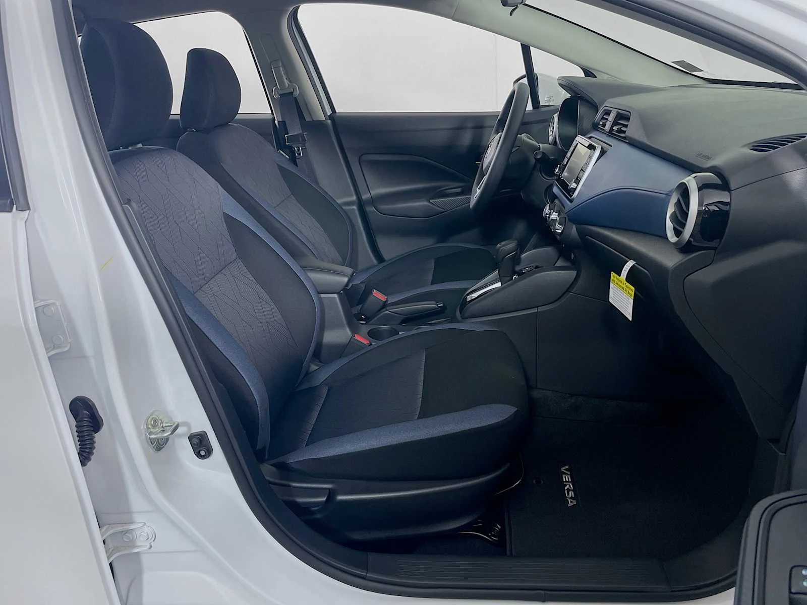 Used 2025 Aspen White Tricoat Nissan SV image 23