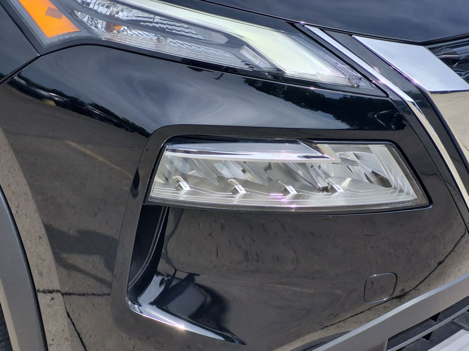Certified Used 2023 Super Black Nissan SV image 37