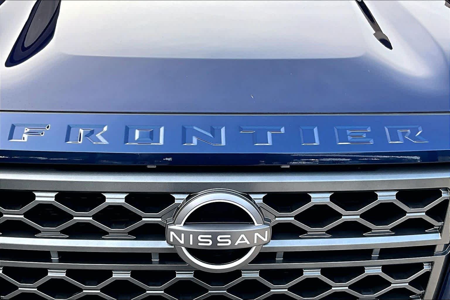 Used 2023 Deep Blue Pearl Nissan SV image 10