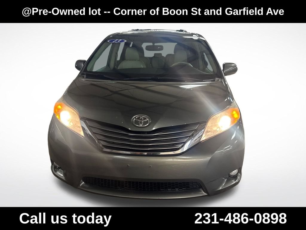 Used 2013 Green Toyota XLE image 8