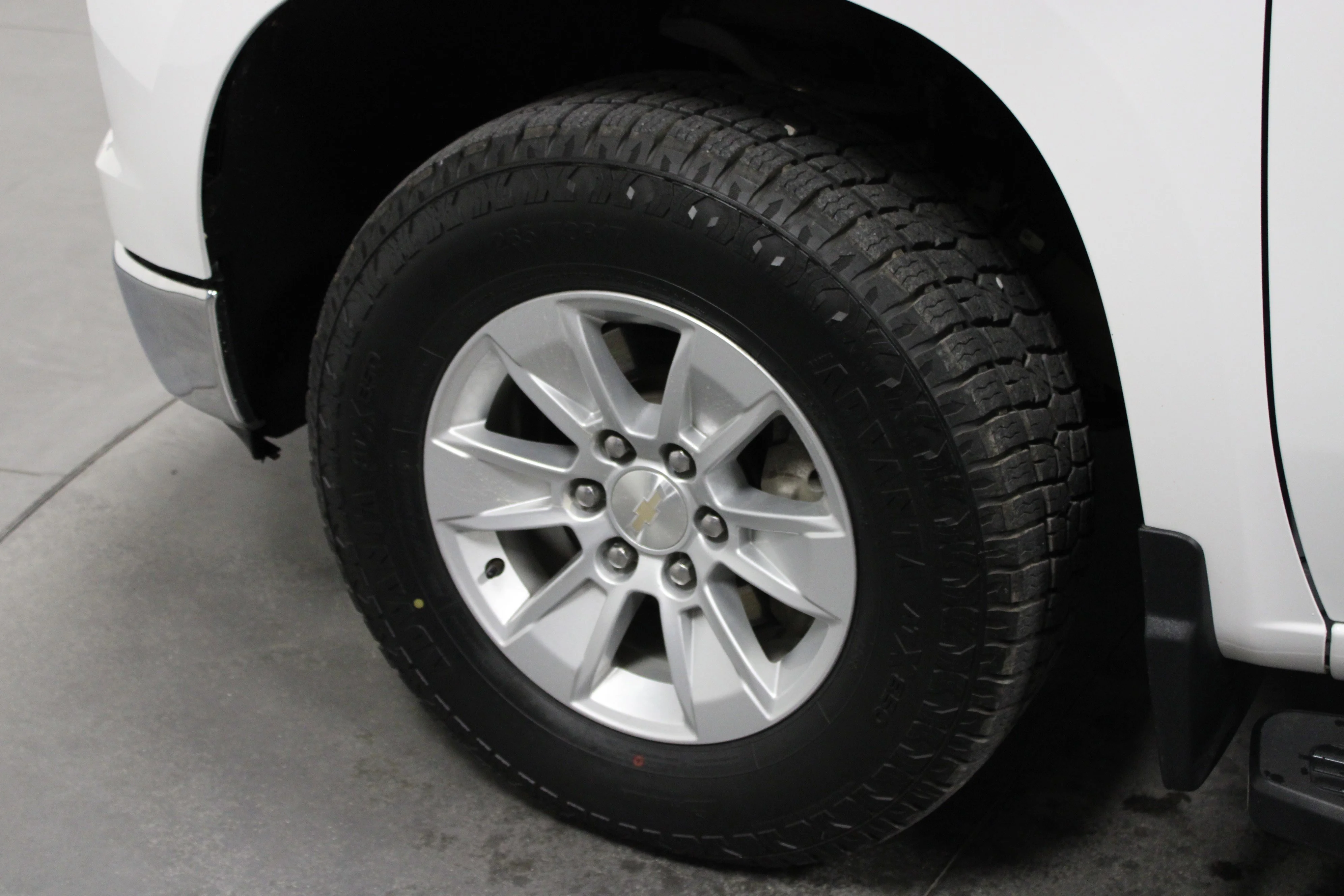 Used 2023 Summit White Chevrolet LT image 10