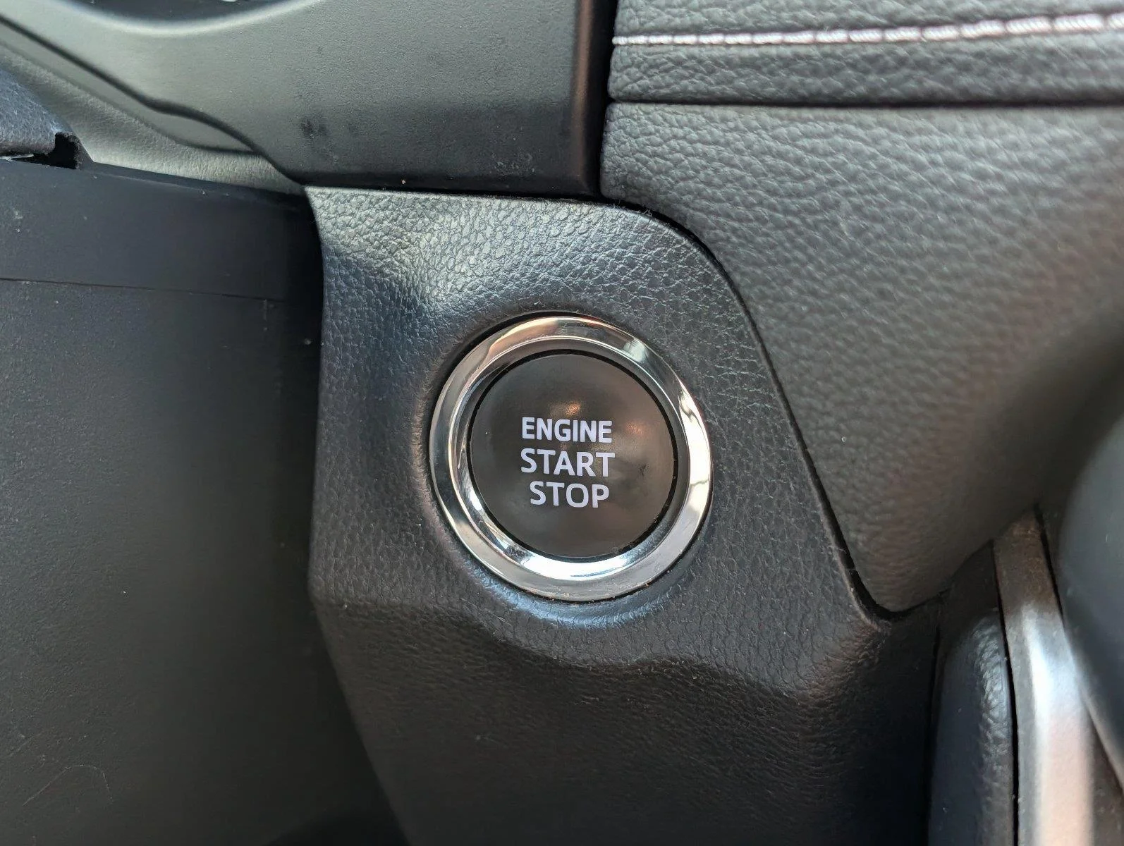 Used 2023 Lunar Rock Toyota XLE Premium image 26