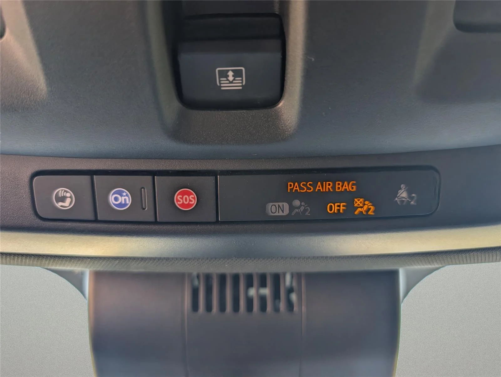 Used 2023 Sterling Metallic GMC AT4 image 18