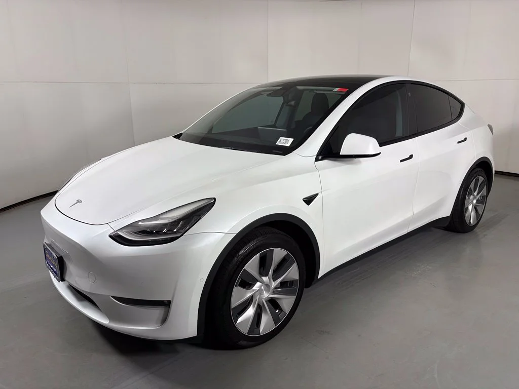 Used 2021 White Tesla Long Range image 4
