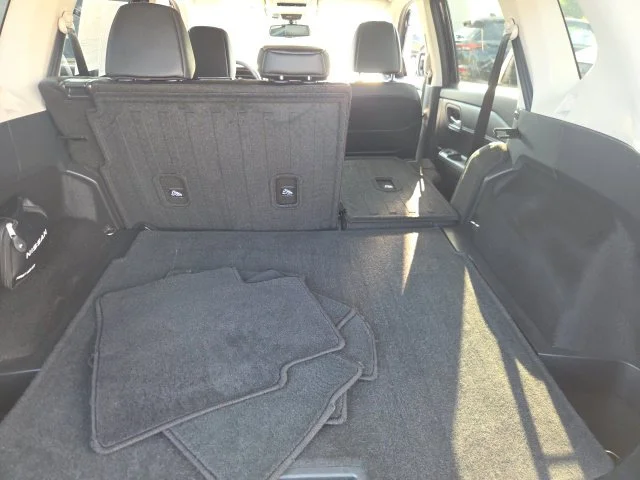 Used 2026 Black Nissan SL image 18