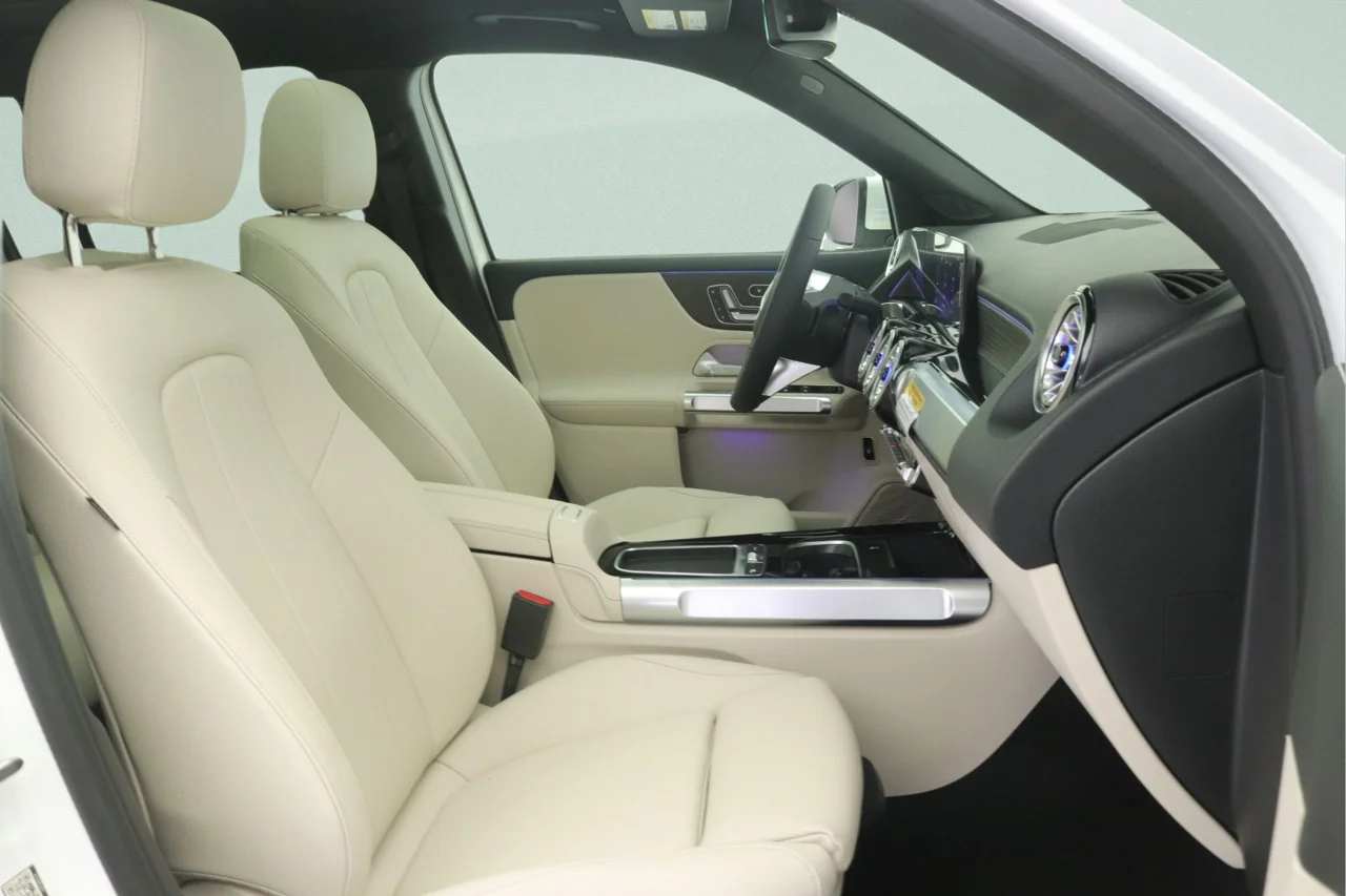 New 2026 Polar White Mercedes-Benz GLB 250 image 7