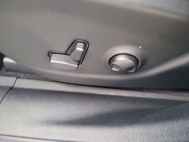Used 2023 Blue Jeep Altitude image 19
