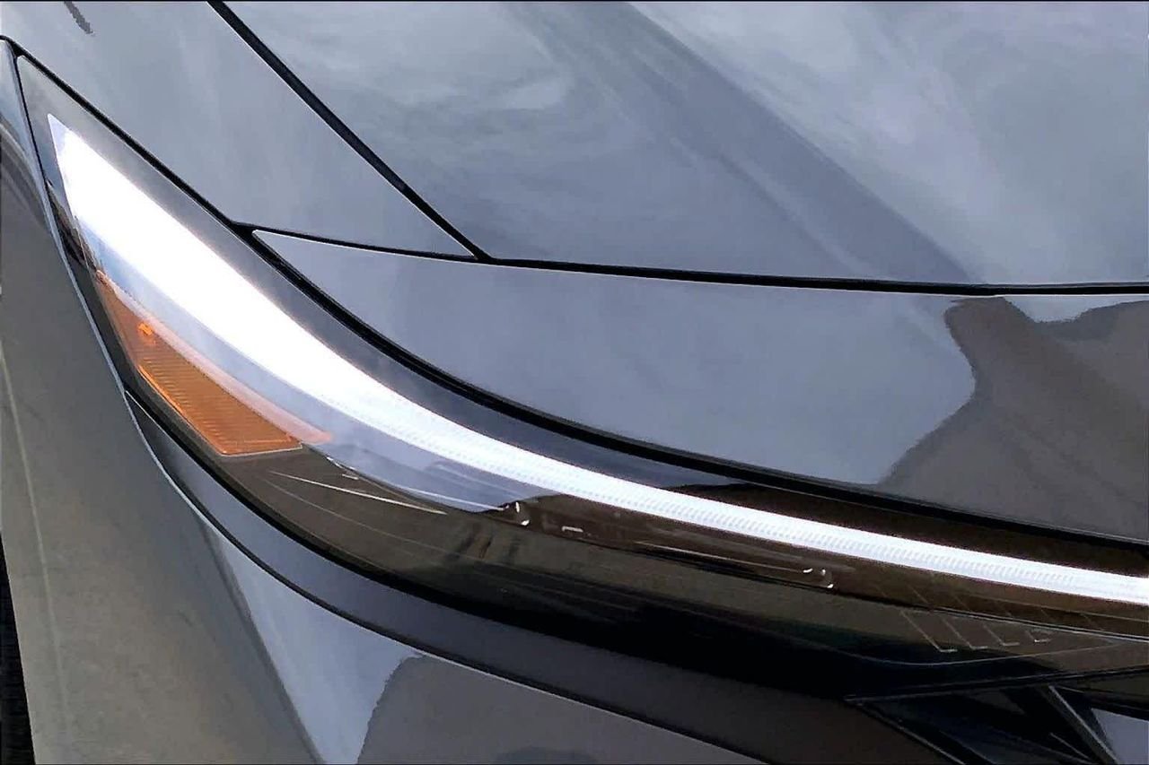 New 2026 Ecotronic Gray Hyundai Limited image 13