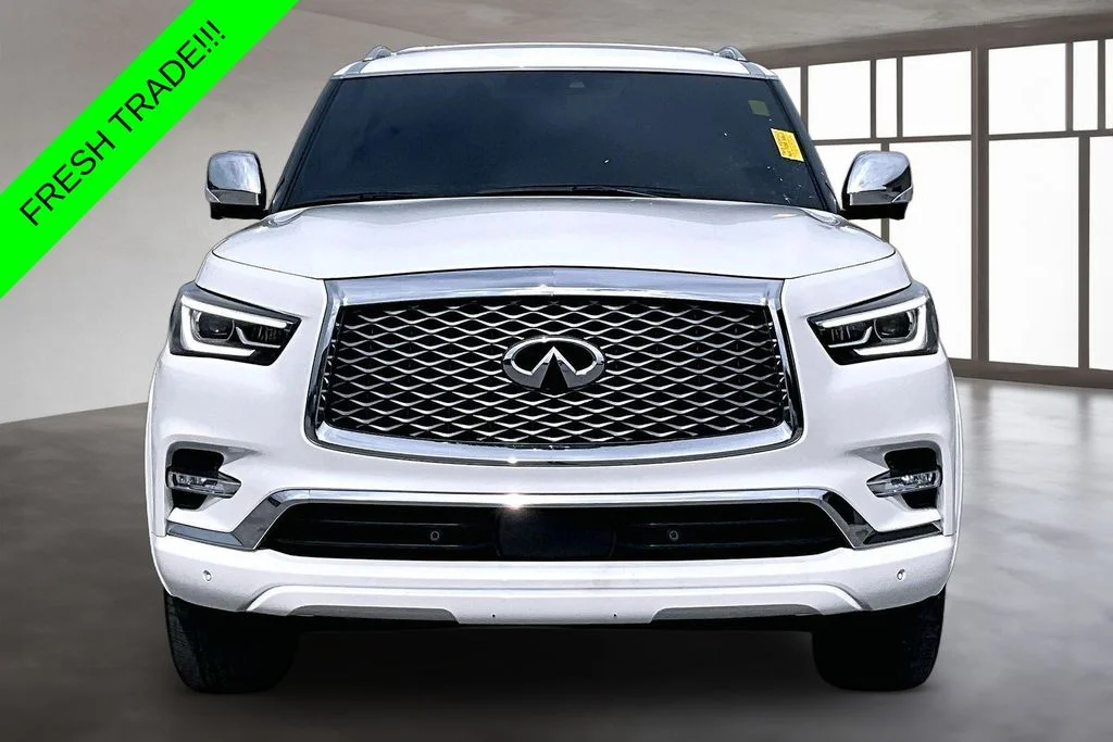 Used 2024 White INFINITI Sensory image 2