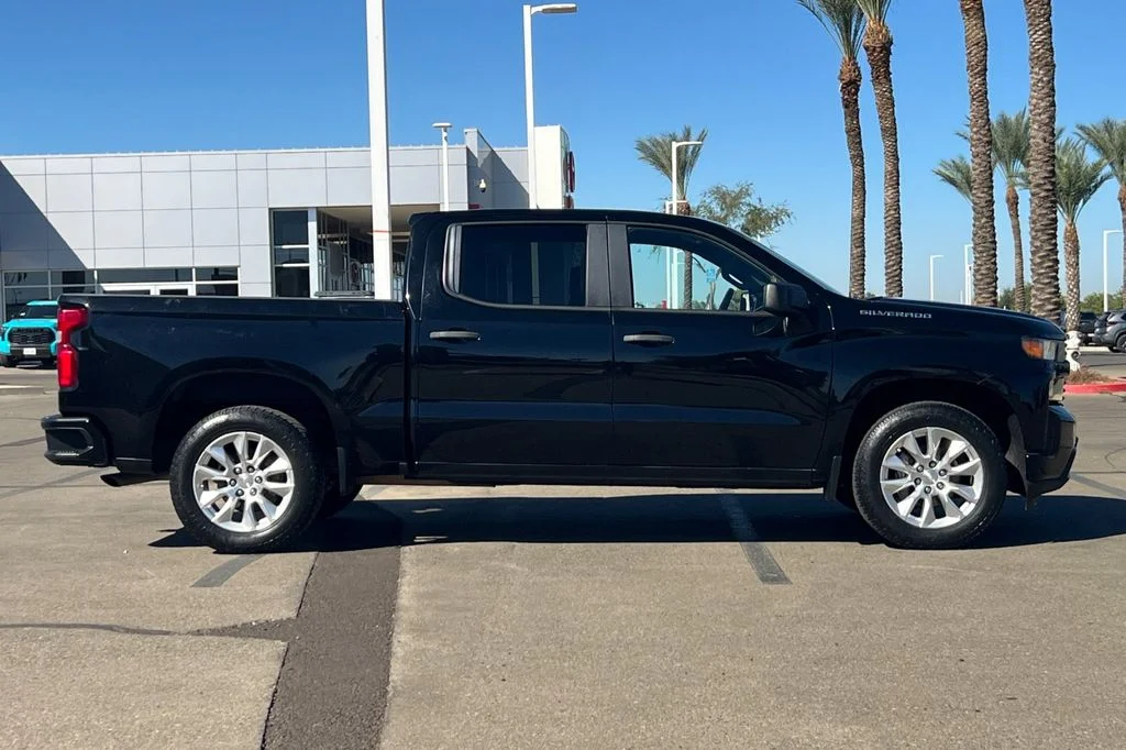 Used 2021 Black Chevrolet Custom image 3