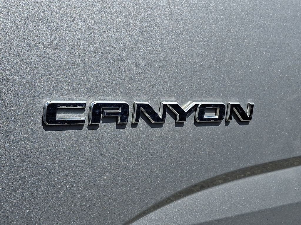 Used 2017 Silver GMC SLT image 10