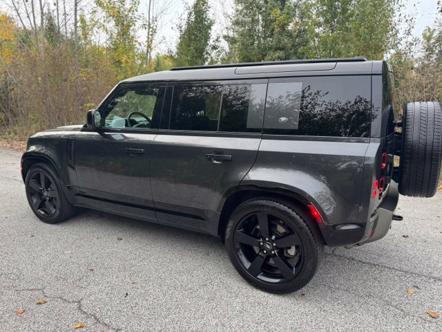 Used 2024 Carpathian Gray Premium Metallic Land Rover X-Dynamic SE image 7