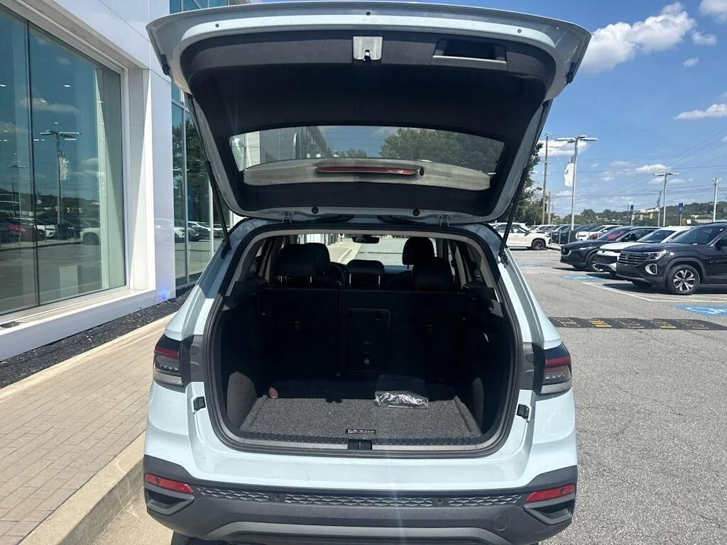 Certified Used 2025 Monument Gray w/Deep Black Roof Volkswagen SE Black image 18