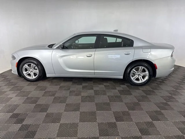 Used 2023 Silver Dodge SXT image 8