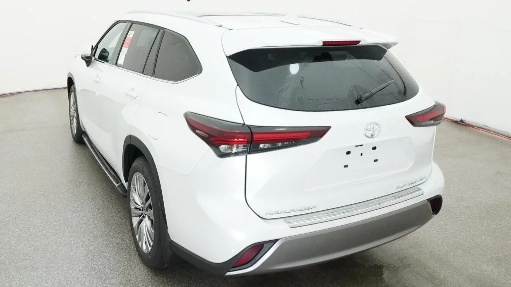 New 2026 Wind Chill Pearl Toyota Platinum image 9