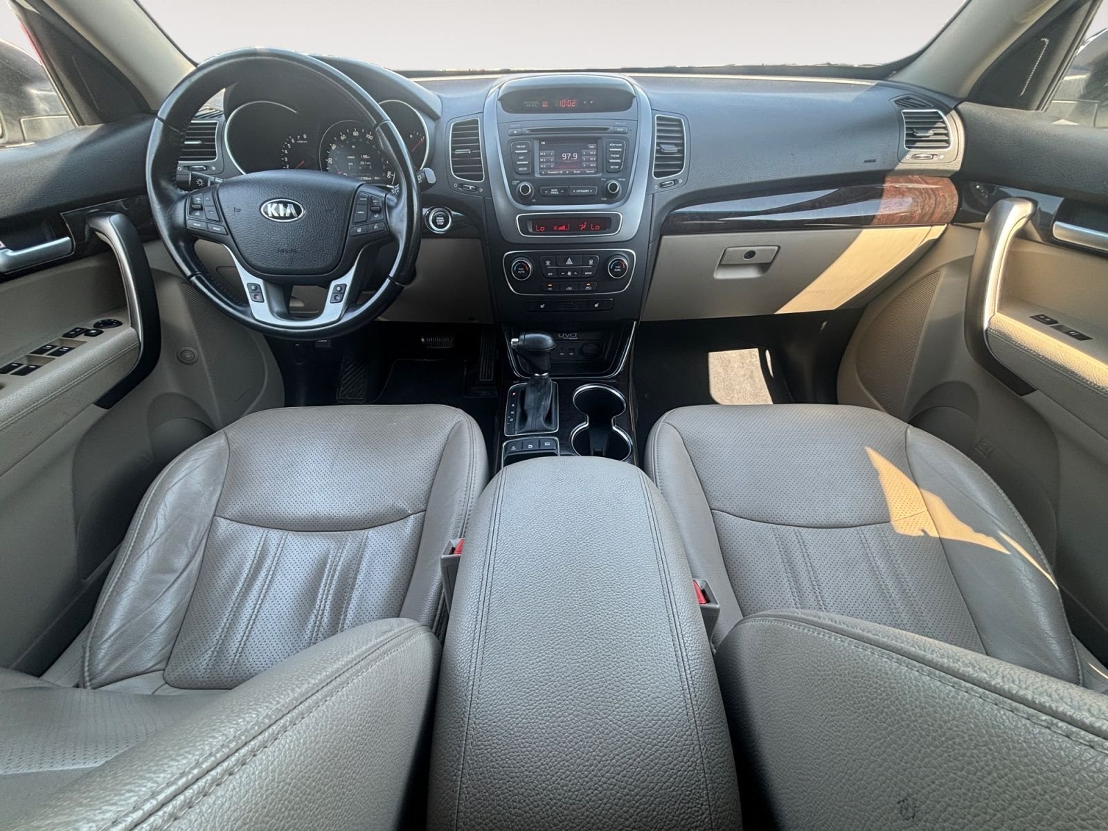 Used 2015 White Kia EX image 10