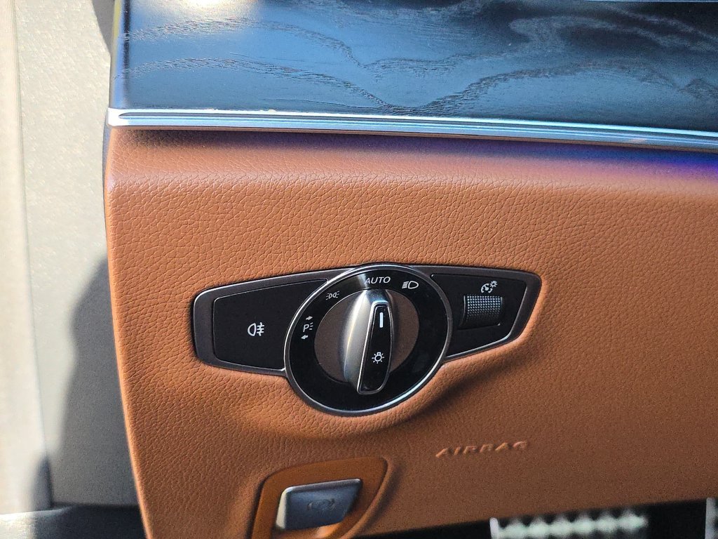 Used 2018  Mercedes-Benz E 400 image 32