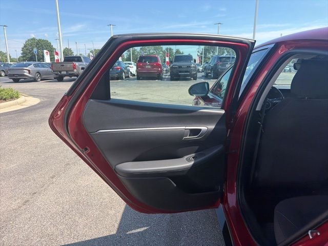 Used 2025 Red Hyundai SEL image 16