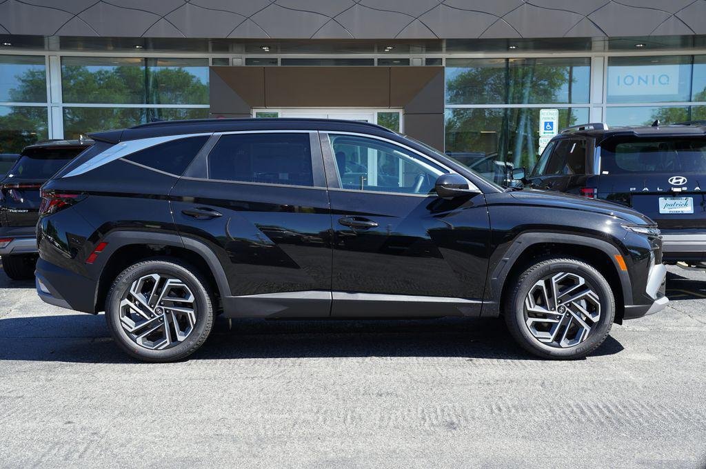 New 2026 Phantom Black Hyundai SEL Plus image 3