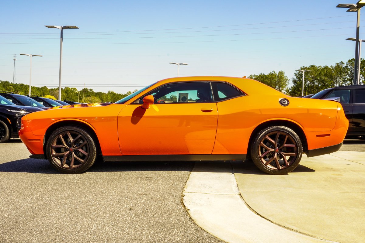 Used 2021 Orange Dodge SXT image 12