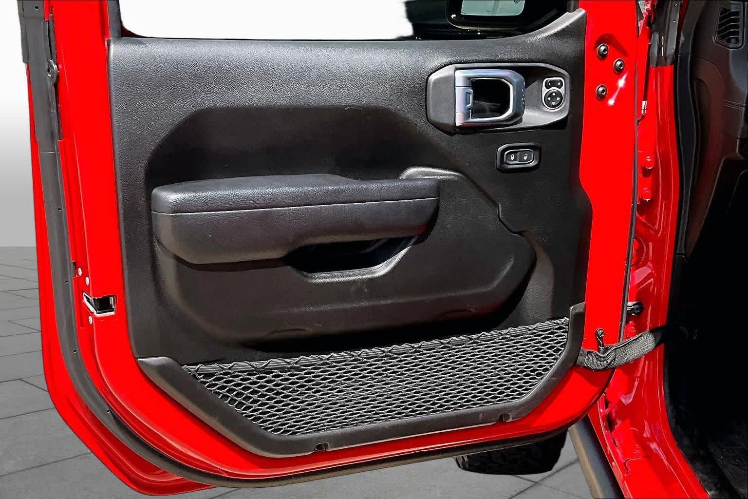 Used 2024 Firecracker Red Clearcoat Jeep Rubicon image 13