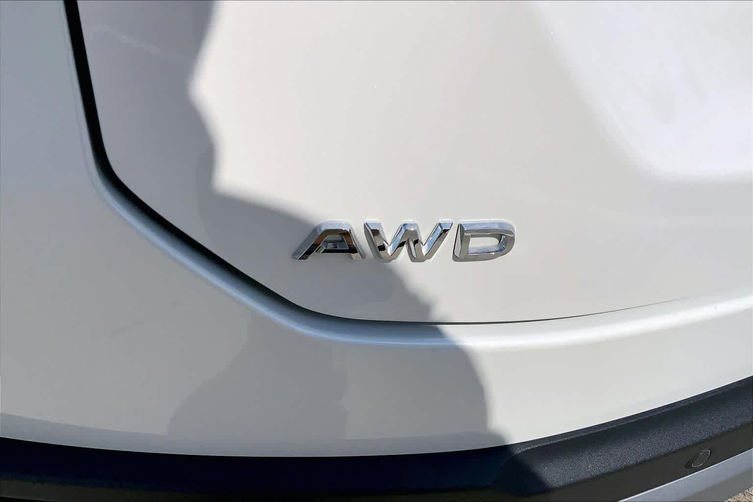 Used 2025 Platinum White Pearl Honda EX-L image 30