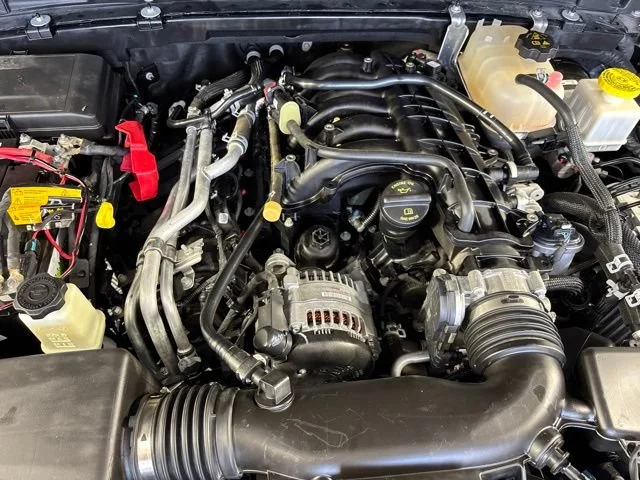 Used 2022 Black Jeep Altitude image 34