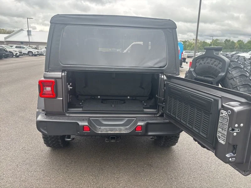 New 2026 Granite Crystal Metallic Clear-Coat Exterior Paint Jeep Willys image 9
