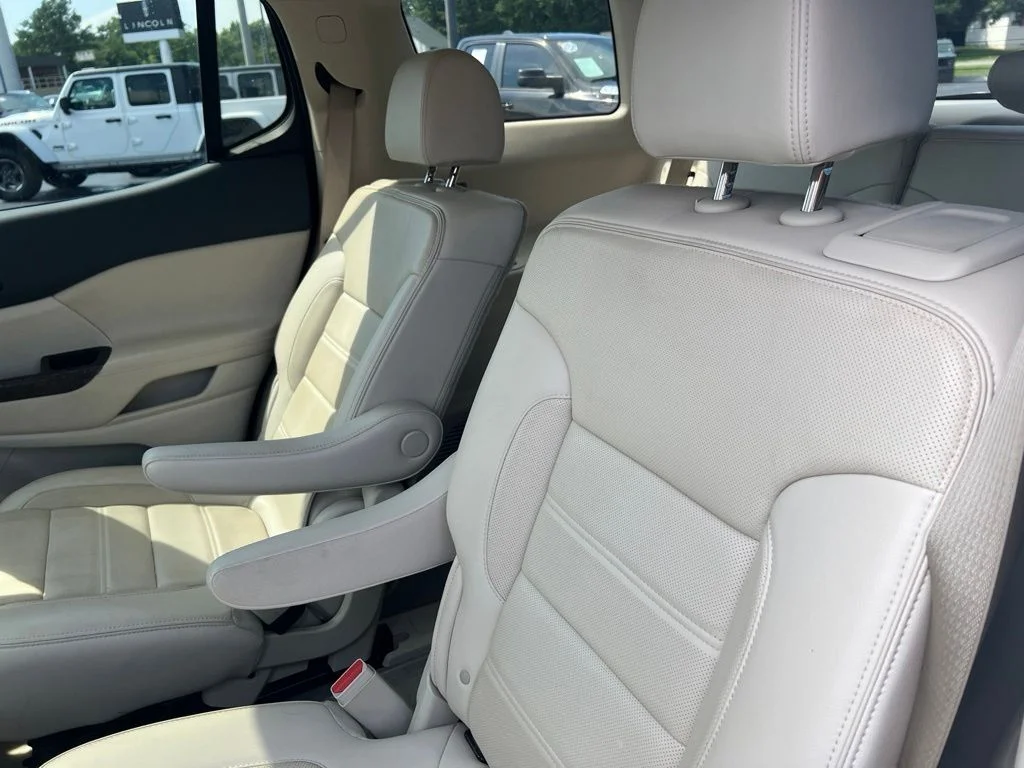 Used 2020 White Frost Tri-Coat GMC Denali image 6