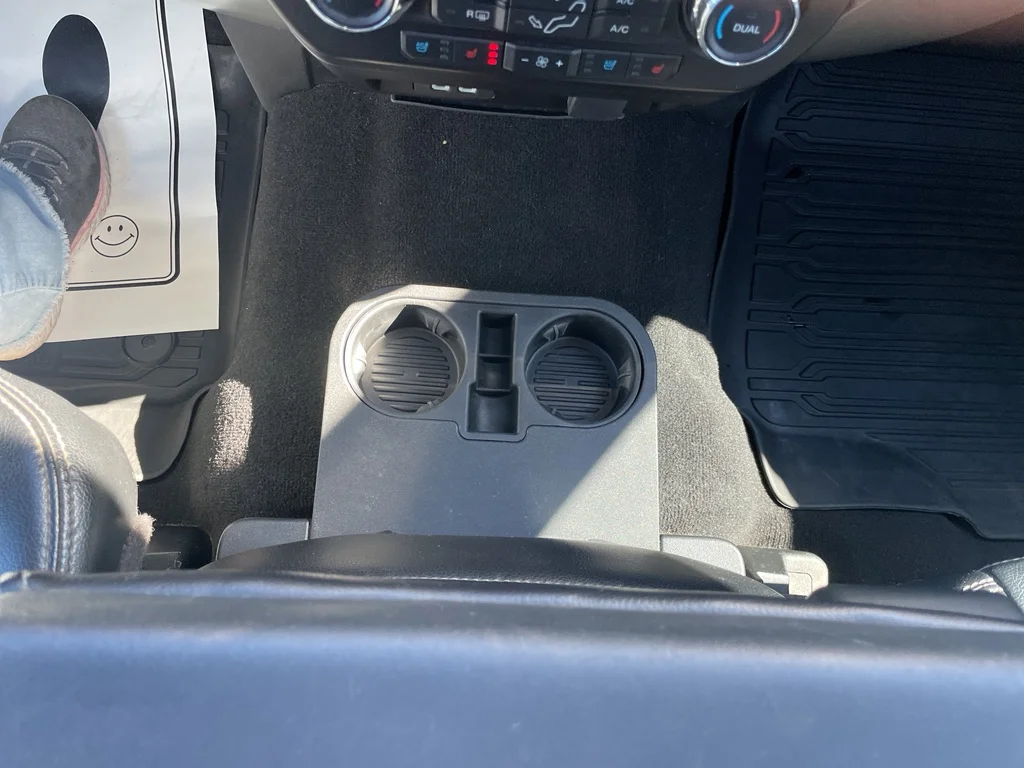 Used 2019 White Platinum Tri-Coat Metallic Ford LARIAT image 28