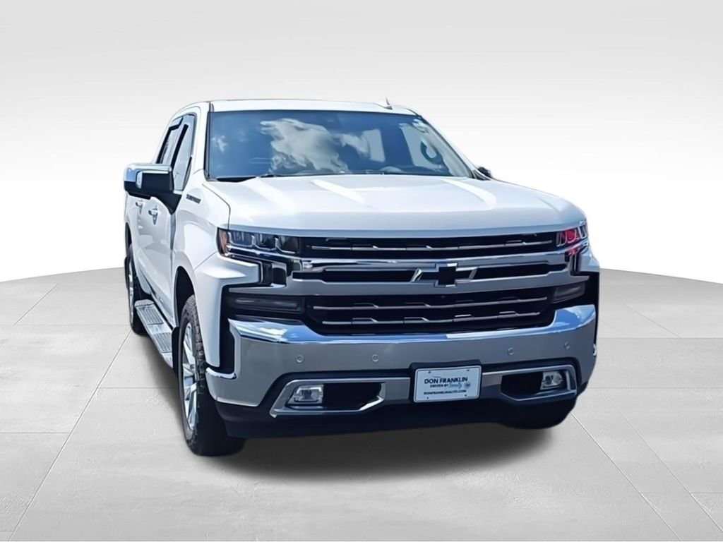 Used 2019 White Chevrolet LTZ image 3