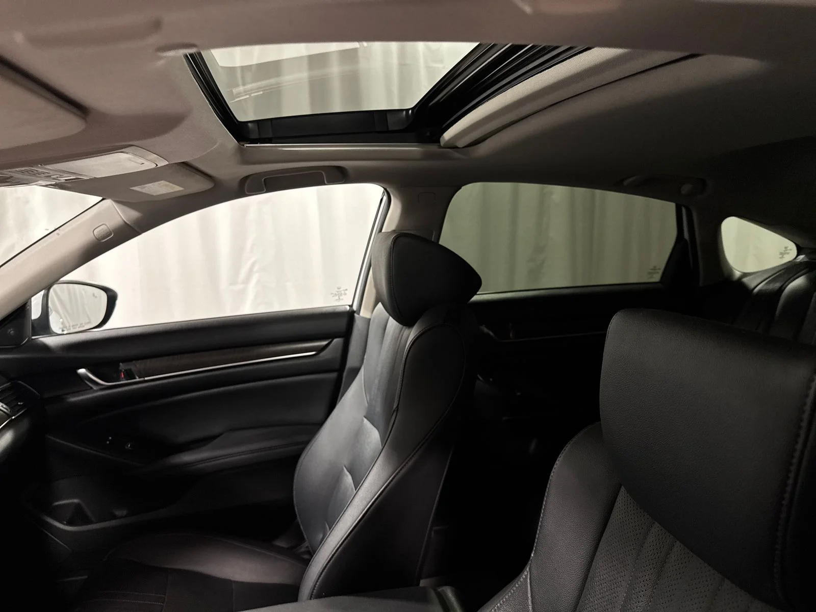 2020 Honda Accord Hybrid Touring - Photo 21
