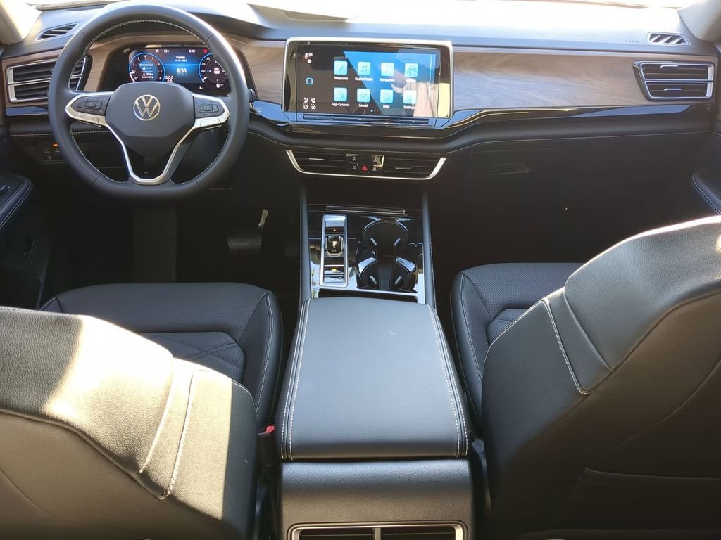 New 2026 Silver Volkswagen 2.0T SE w/Technology image 14