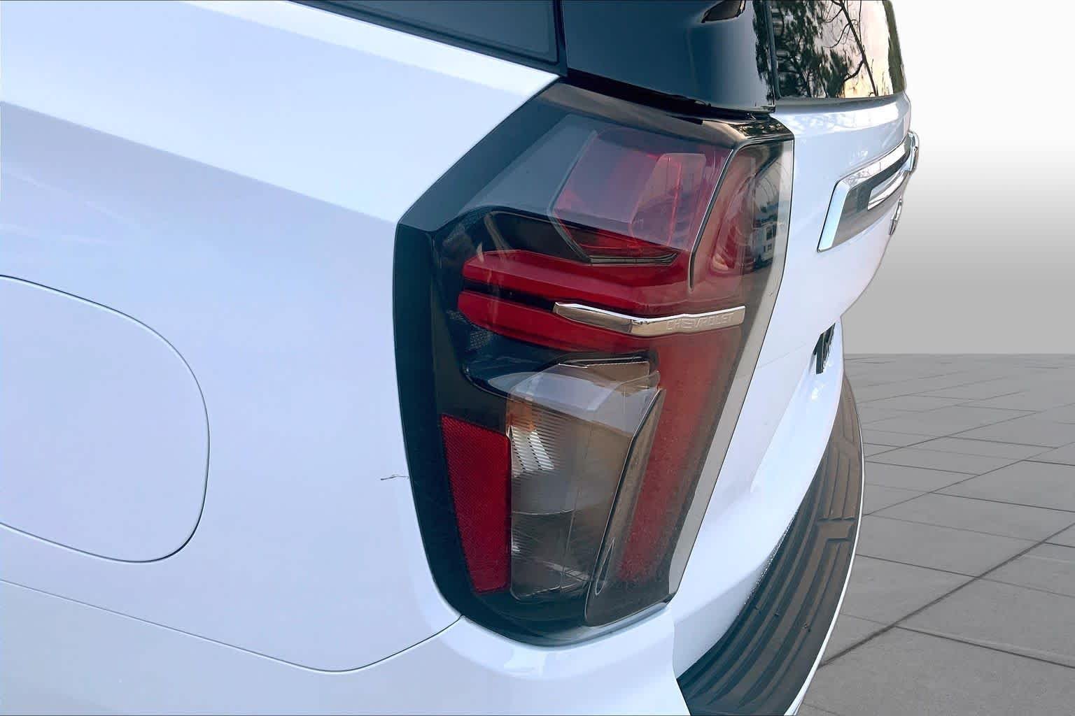 Used 2024 Summit White Chevrolet High Country image 28