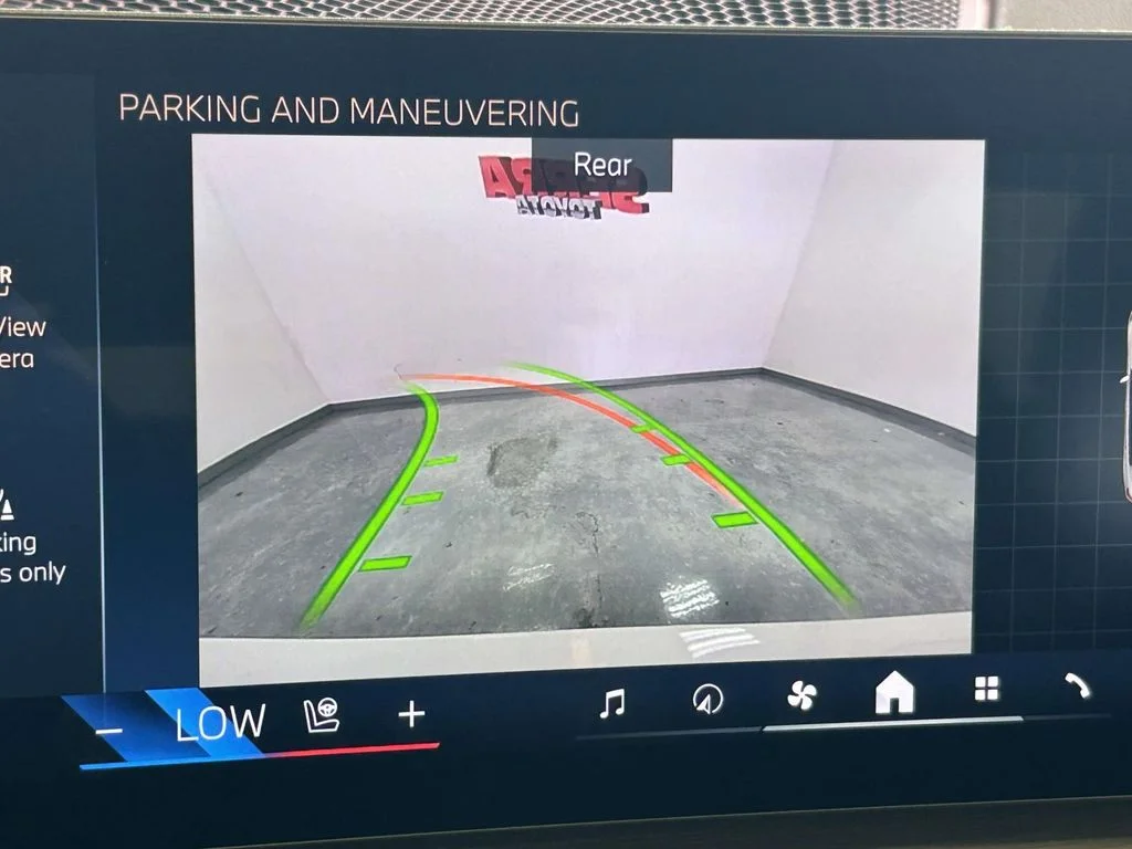 Used 2025 White BMW 330i xDrive image 26