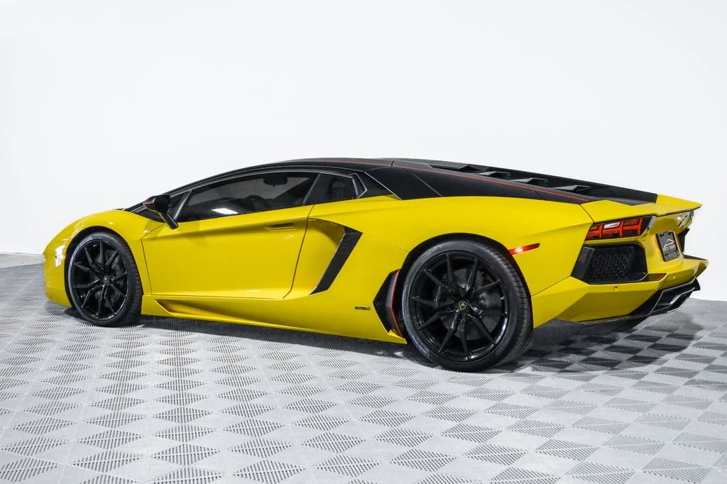 Used 2016 Yellow Lamborghini LP700-4 image 21