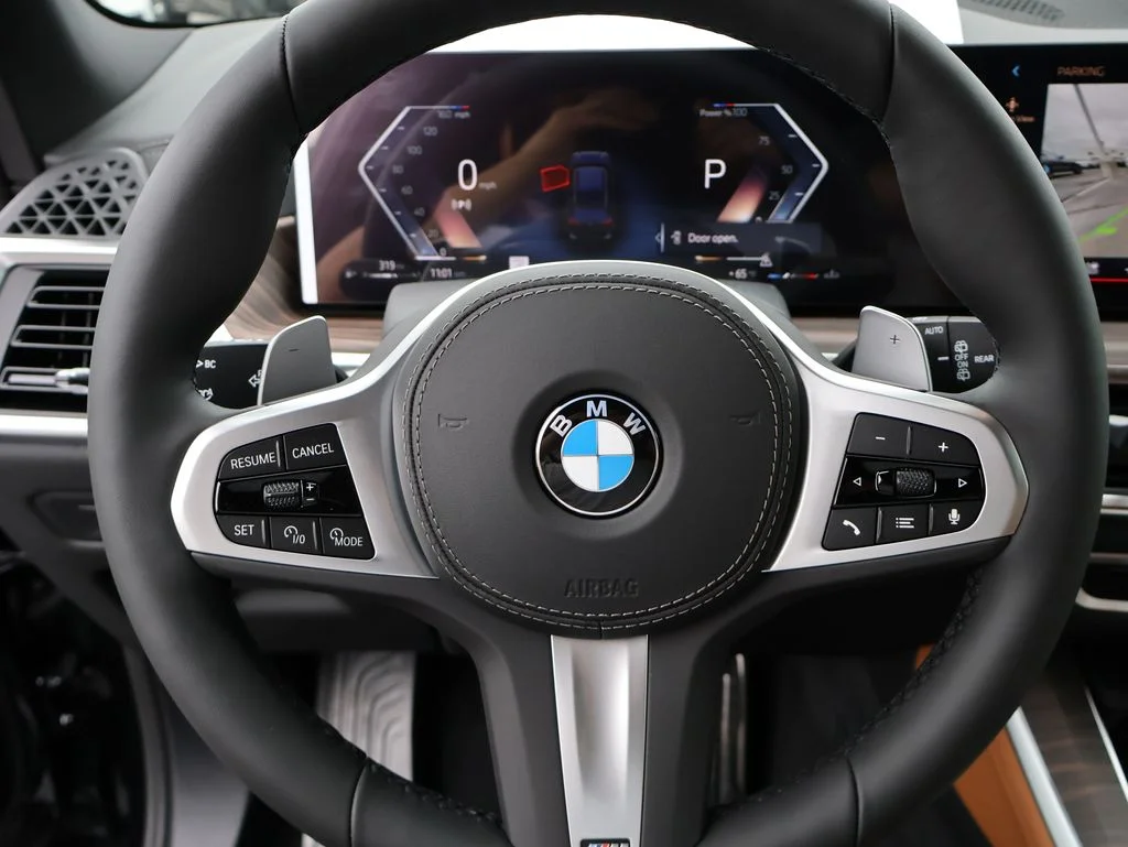 New 2026 Black Sapphire Metallic BMW xDrive40i image 32