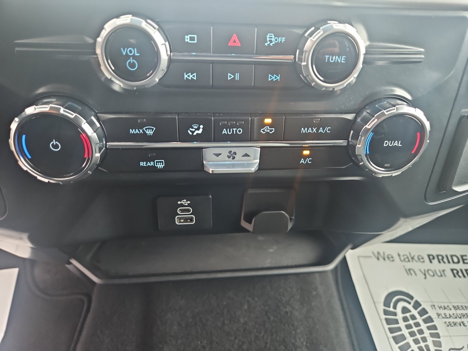 Used 2025 Black Metallic Ford XLT image 16