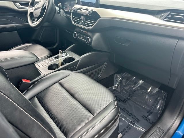 Used 2022 Blue Ford SEL image 10