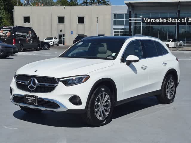 Certified Used 2026 Polar White Mercedes-Benz GLC 300 image 4