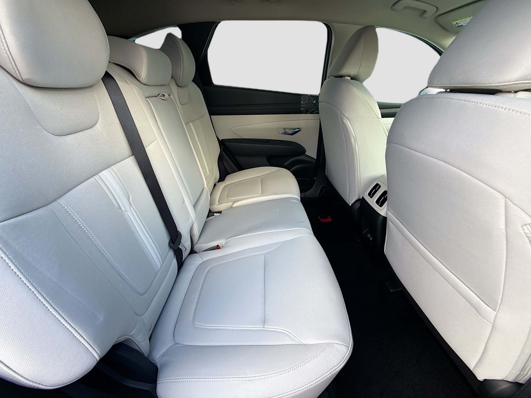 Used 2026 Shimmering Silver Hyundai SEL image 15