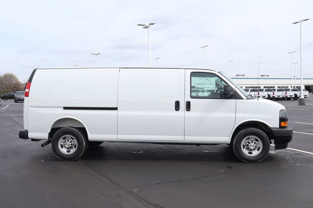 2026 Chevrolet Express Cargo Work Van - Photo 9