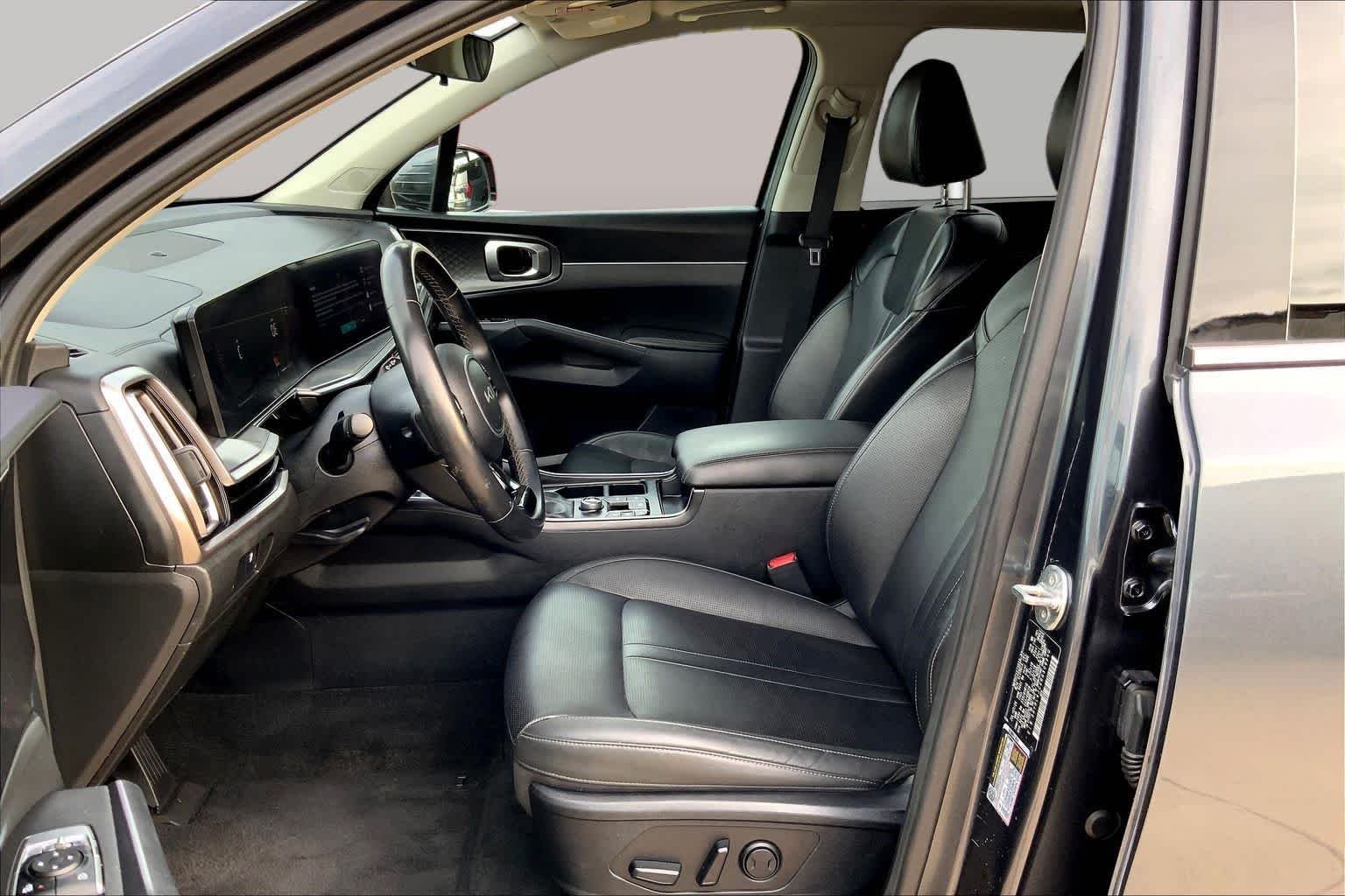 Pre-Owned 2024 Kia Sorento S