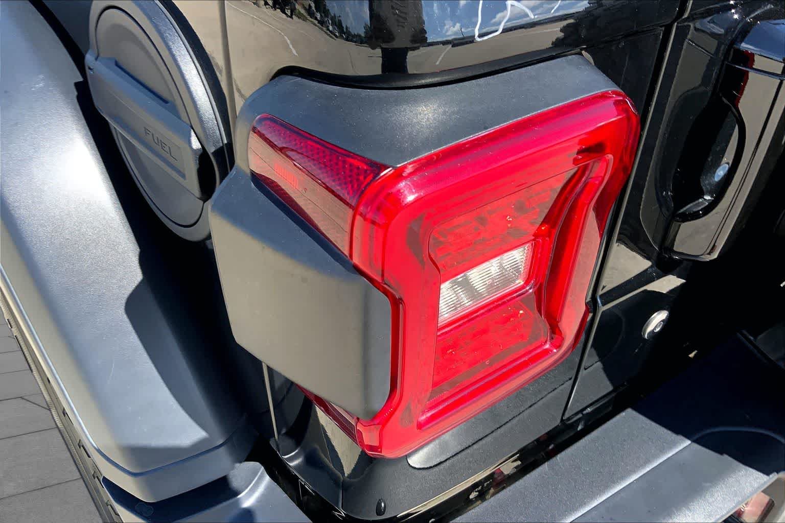 Used 2020 Black Clearcoat Jeep Recon image 51